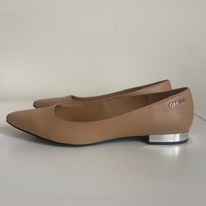 Calvin Klein Emerin Pointed Toe Leather Flats Size 7 Tan Minimalist Classic Chic